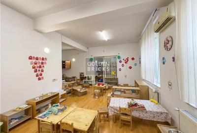 Casă individuală cu 11 camere cu Canalizare în Central - 11