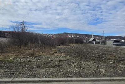 Teren de 2174 mp, în Nord - 4