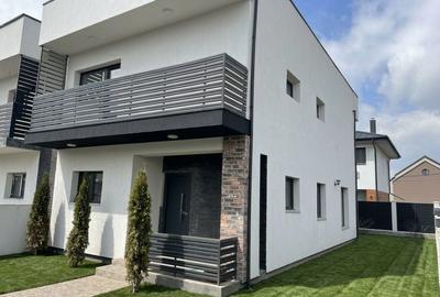 Casă cu 5 camere cu Canalizare în Est - 2