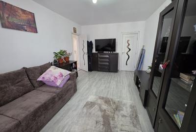 Apartament cu 3 camere decomandat, mobilat în Costin Georgian - 12