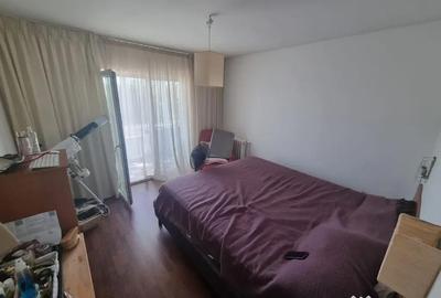 Apartament cu 4 camere decomandat, mobilat în Faleza Nord