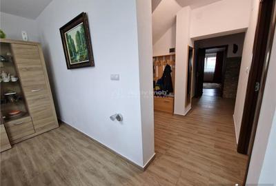 Casă cu 5 camere cu Teren 200 Mp în Muncitoresc - 4