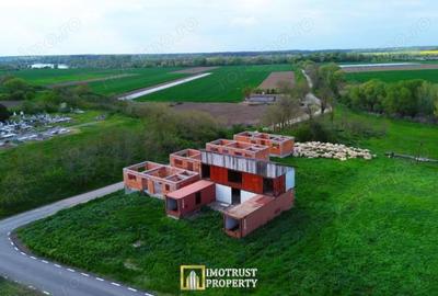 Casă cu Teren 180 Mp în Călugăreni