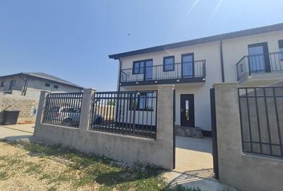 Vila cu 4 camere,2 bai,finisaje deosebite,curte 330 mp Vila cu 4 camere,2 bai,finisaje deosebite,curte 330 mp - 2