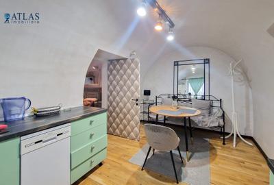 Centrul Istoric, str. Republicii, parter inalt, cochet amenajat, comision 0% - 8