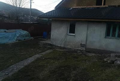 Casă cu 3 camere cu Teren 300 Mp în Central - 3