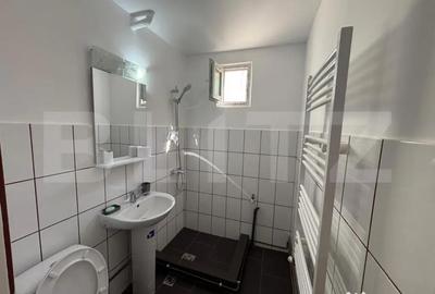 Apartament cu 2 camere semidecomandat, mobilat în Micro 6 - 2
