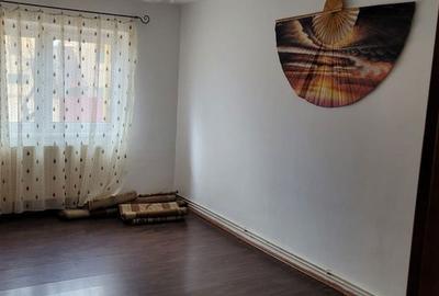 Apartament cu 2 camere decomandat în Craiter