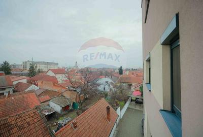 Apartament cu 2 camere de vânzare, ultracentral, Parcul Petőfi Sándor - 10