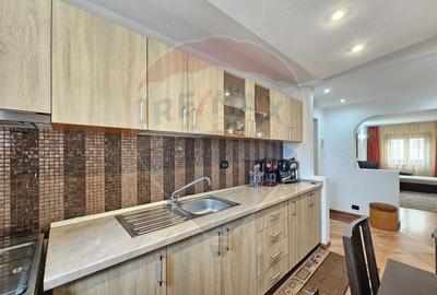 Apartament cu 3 camere decomandat în Central - 2