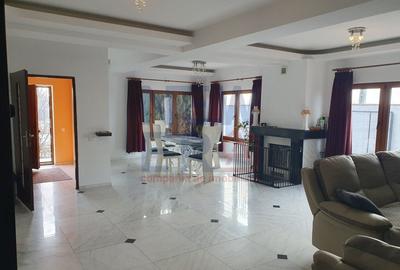 De vanzare vila cu piscina, langa teren golf