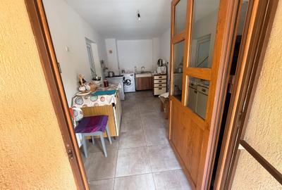 Casă cu 4 camere cu Teren 2600 Mp în Boian - 2