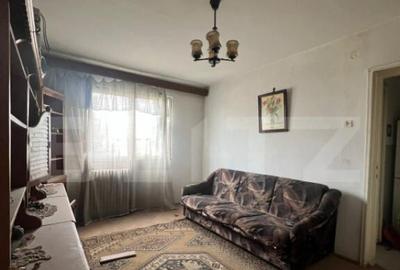 Apartament cu 3 camere, 48mp, de renovat, zona Micro 3 - 4