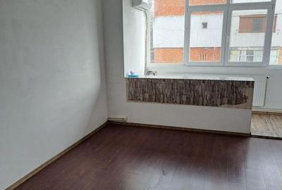 Apartament cu 2 camere semidecomandat în Țiglina 2 - 3