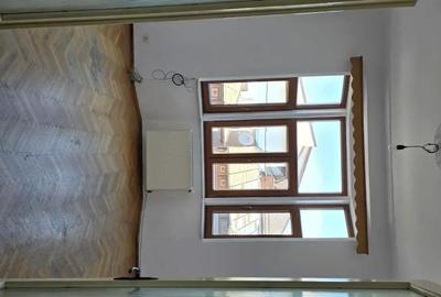 Apartament cu 3 camere decomandat în Calea Călărașilor - 2
