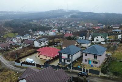 Casă cu Teren 500 Mp în Central - 2