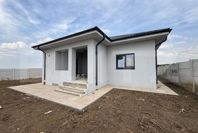 Casa parter, 97 mp utili, la cheie, pompa de caldura, 600 mp teren, Pielesti - 1