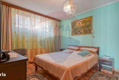 Casă cu 4 camere în Central - 2