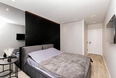 Apartament cu 3 camere semidecomandat în Central