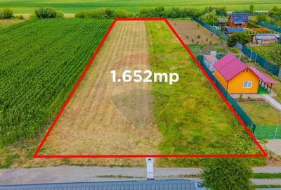 Teren Construcții intravilan de 1652 mp, în Bod