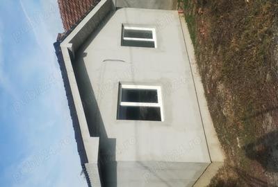 Casă cu Teren 550 Mp în Central - 1