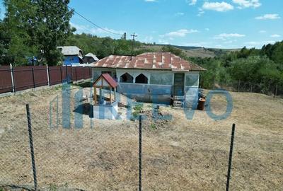 Casă cu 2 camere cu Teren 1425 Mp în Parincea - 12