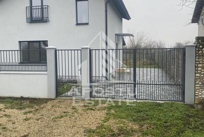 Duplex cu 3 camere în Sacoșu Turcesc