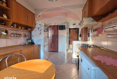 Apartament cu 3 camere semidecomandat în Central - 13
