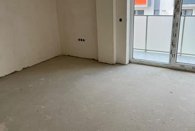 Apartament cu 3 camere semidecomandat în Florești - 2