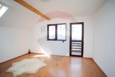Casa / Vila Zona Bucium, Paun - 10