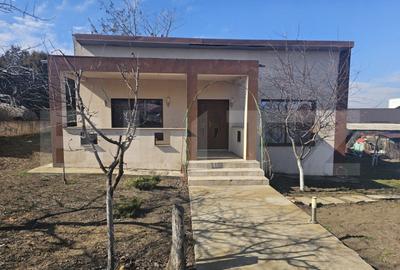 Casă cu 5 camere cu Teren 350 Mp în Ghercești - 2