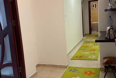 Apartament cu 2 camere decomandat în Rovine - 1