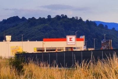 Lot de teren cu suprafata generoasa aproape de autostrada si drumul spre Bran Lot de teren cu suprafata generoasa aproape de autostrada si drumul spre Bran - 3