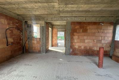 Casă cu 4 camere în Central - 3