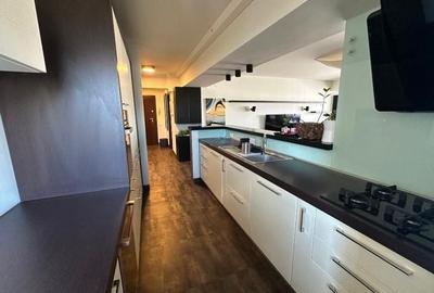 De imchiriat Apartament 3 camere Alba Iulia sector 3 - 5