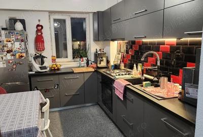 Apartament cu 2 camere decomandat în Intim - 4