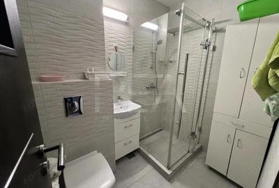 Apartament cu 3 camere semidecomandat, mobilat în Gara de Nord