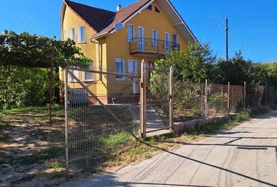 Casă cu 4 camere cu Canalizare în Nord - 9