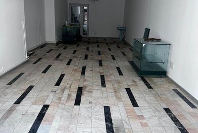 Spațiu comercial, de 100 mp, în Central - 3