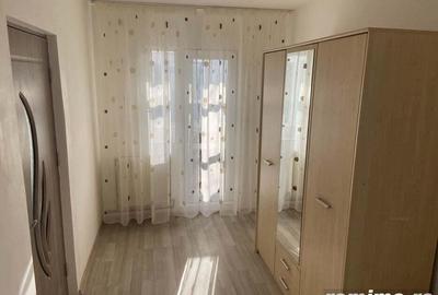 Apartament cu 2 camere semidecomandat în Berceni