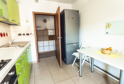 Decebal ,Calea Calarasilor  ,  3 minute metrou Piata Muncii - 38