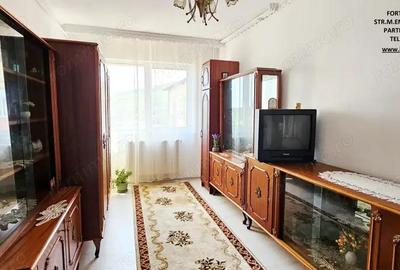 Apartament cu 4 camere semidecomandat în Dărmănești