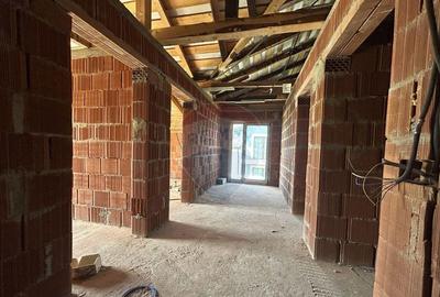 Casa la ro?u de vanzare in Satulung - 6