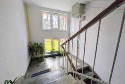 Apartament cu 2 camere nedecomandat, mobilat în 7 Noiembrie