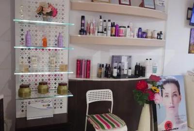 Spațiu comercial, de 290 mp, în Micro 3 - 16