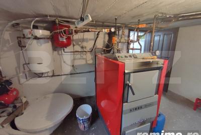 Casă cu 6 camere cu Teren 2000 Mp în Rădăuți - 9