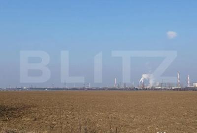 Teren de 60600 mp, în Central - 3