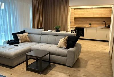 Apartament cu 3 camere semidecomandat, mobilat în Floreasca