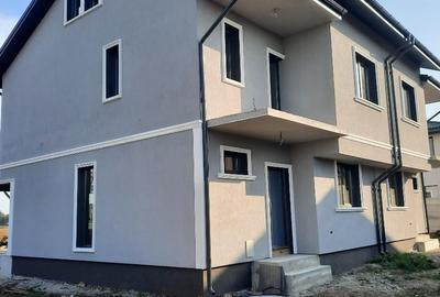 FARA COMISION in Bacu aproape de padure casa cu 4 camere 3 bai P+1+M LA CHEIE - 2