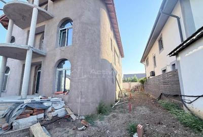 - Casa- Vila - Prelungirea Ghencea - Gladiolelor - teren 5 - 17